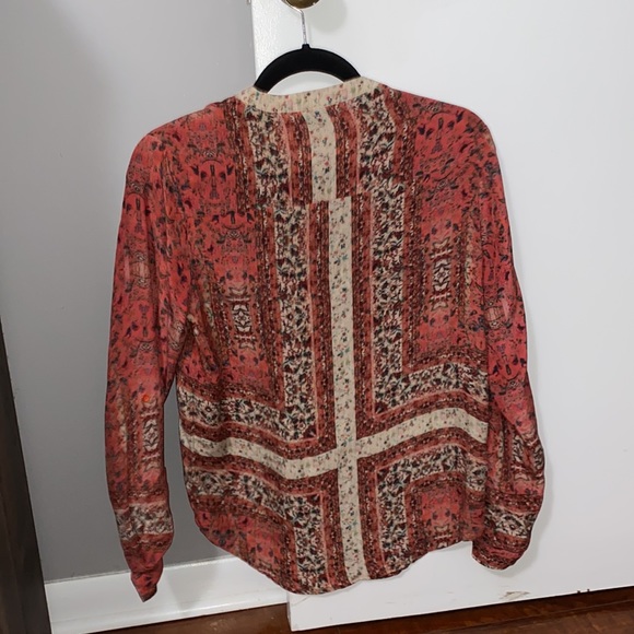 Tolani  boho beautiful 100 percent Silk button up blouse Size XS - Picture 2 of 9